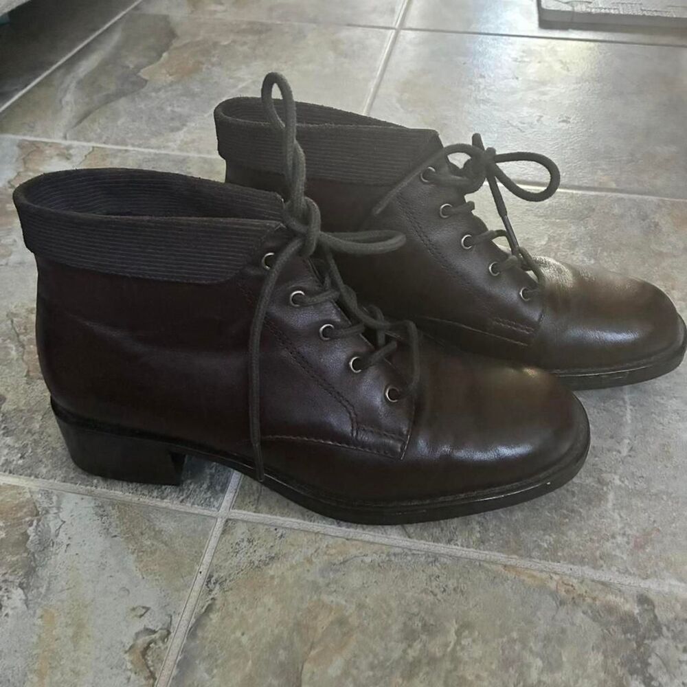 Vintage Liz Claiborne Brown Heeled Lace Up Boots